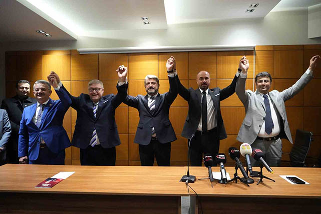 Hasan Togar Yeniden Refah'tan istifa etti