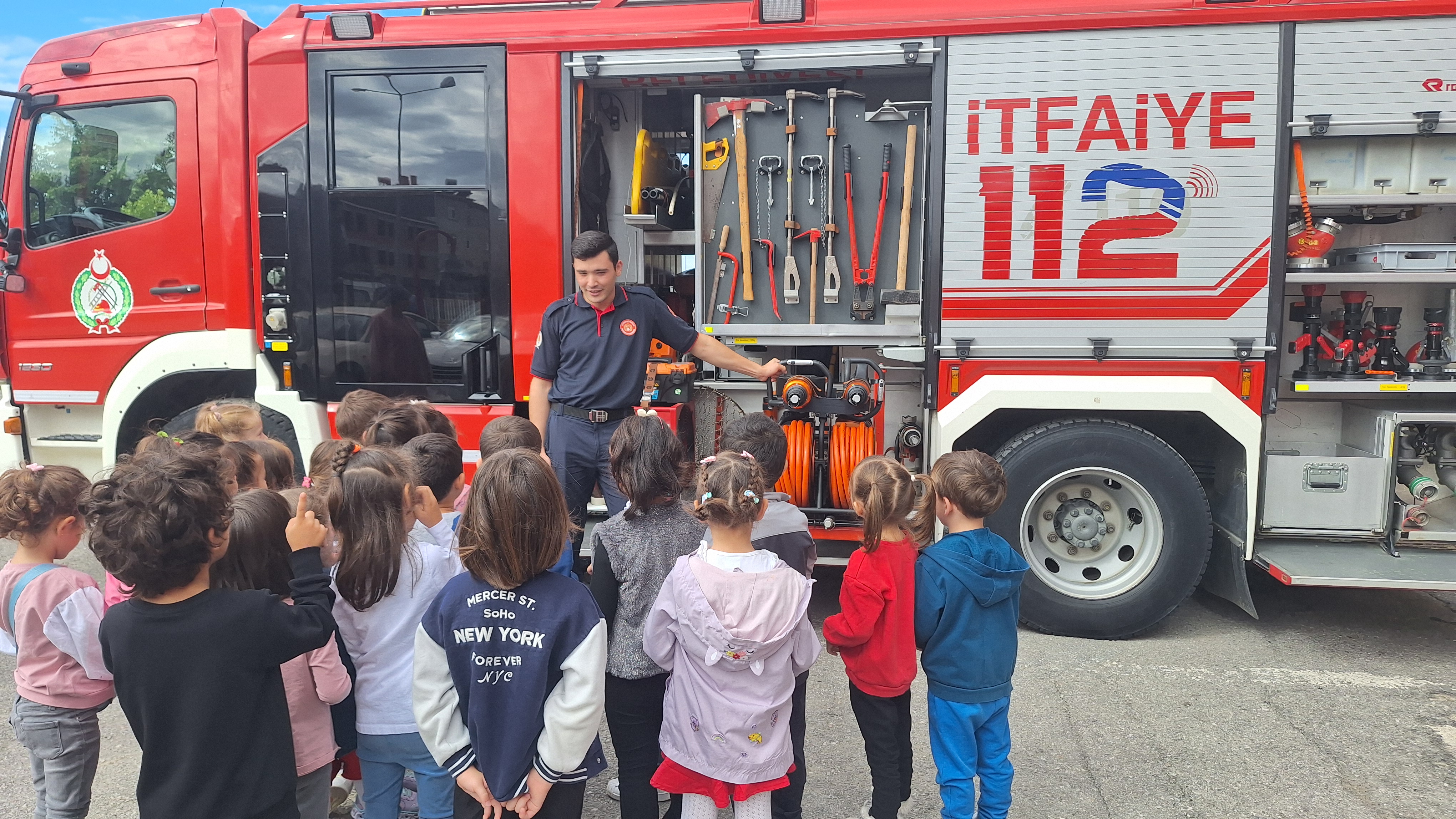 Samsun'un Bafra ilçesinde minik öğrencilerden itfaiyeyi ziyaret