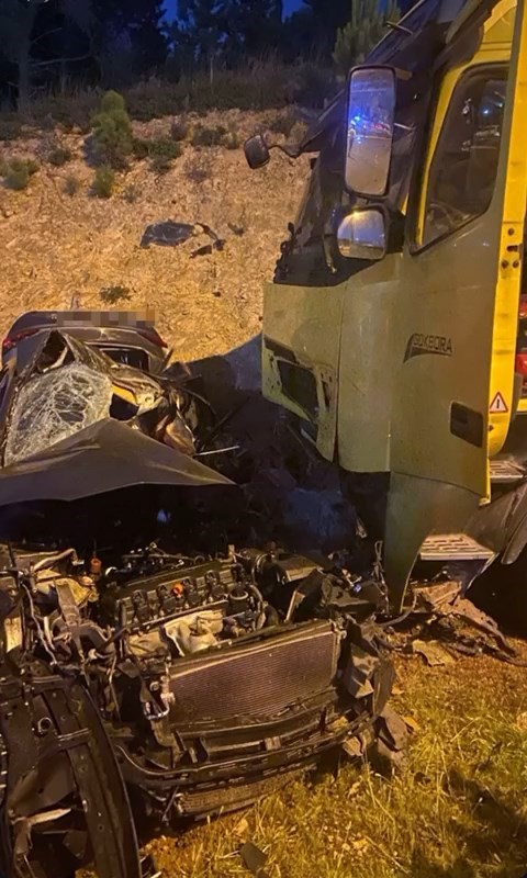 Karşı şeride geçen tır aracı biçti! 1 kişi öldü