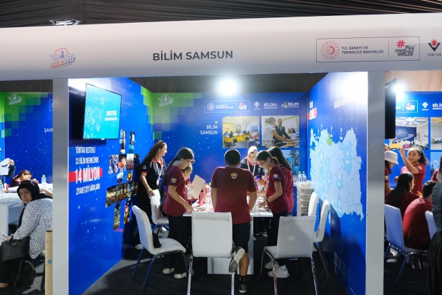 Samsun Büyükşehir Belediyesi Teknofest Adana'da teknoloji meraklılarını ağırlıyor