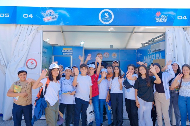 Samsun Büyükşehir Belediyesi Teknofest Adana'da teknoloji meraklılarını ağırlıyor