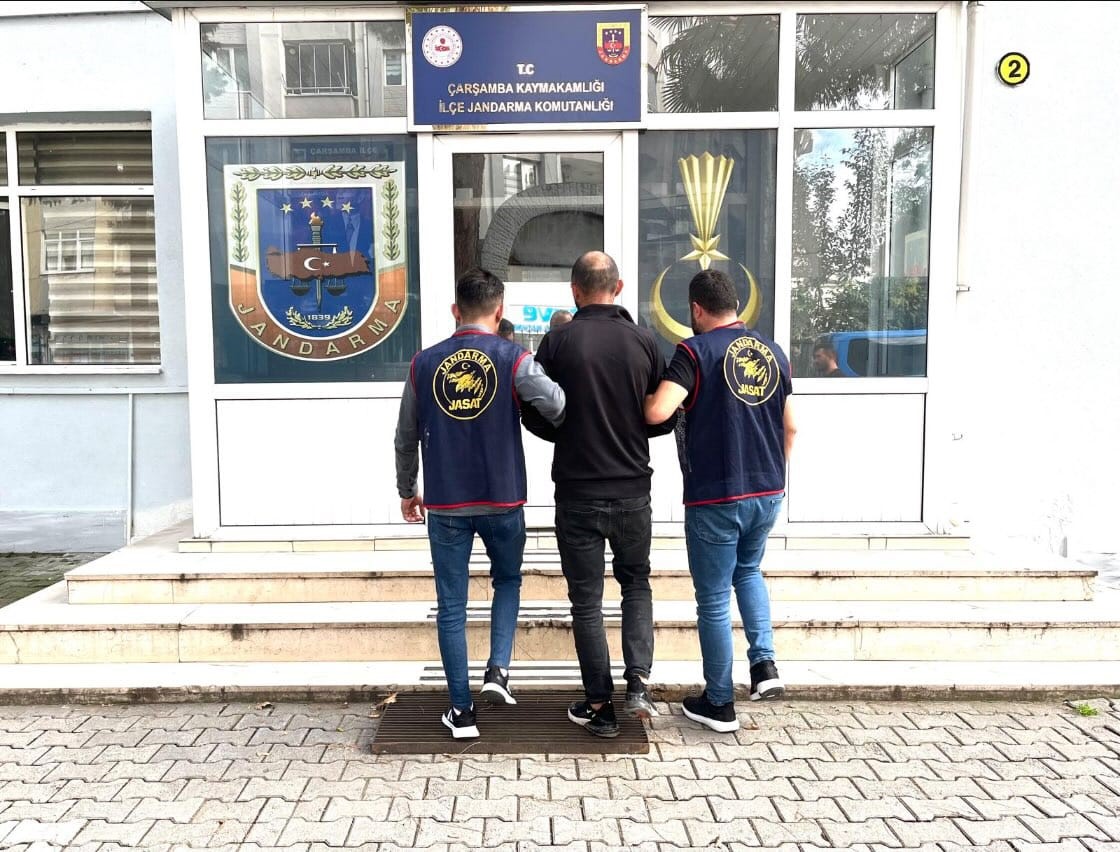 Samsun'un Çarşamba ve Salıpazarı ilçelerinde jandarma 2 suçluyu yakaladı