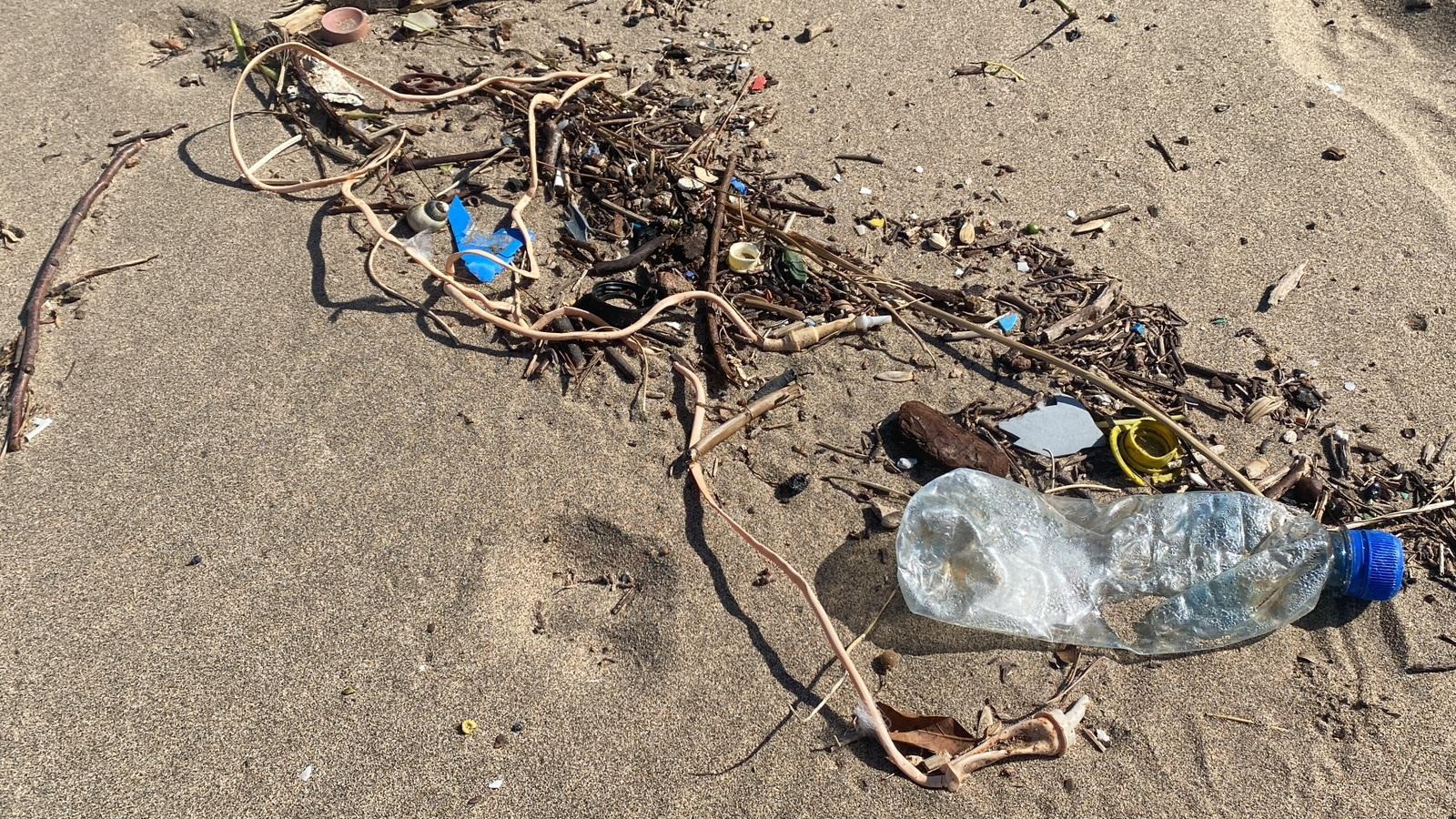 Bartın'da sağanak yağış ve fırtına sonrası Karadeniz’in çöplüğe döndü