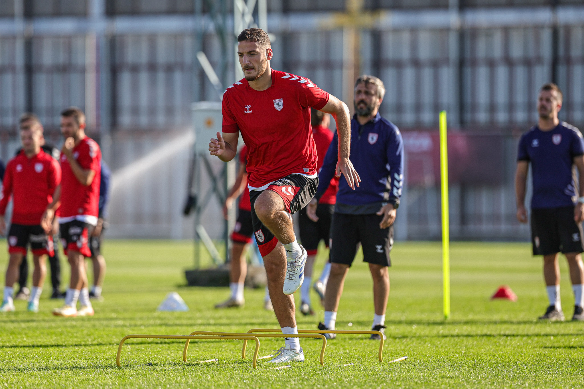 Samsunspor, Adana Demirspor maçına ısınıyor
