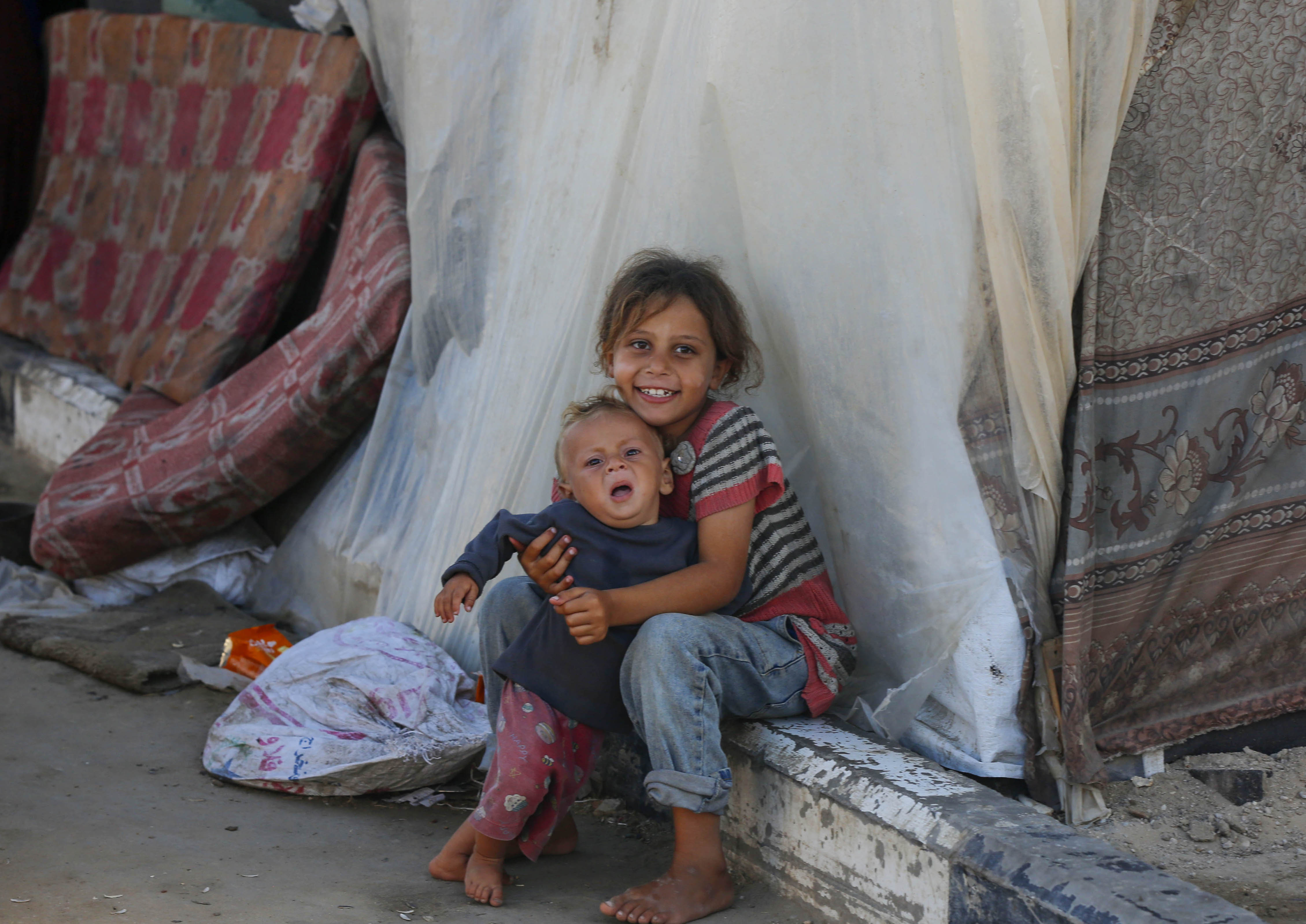 İsrail saldırılarından kaçan Filistinlilerin yaşam savaşı