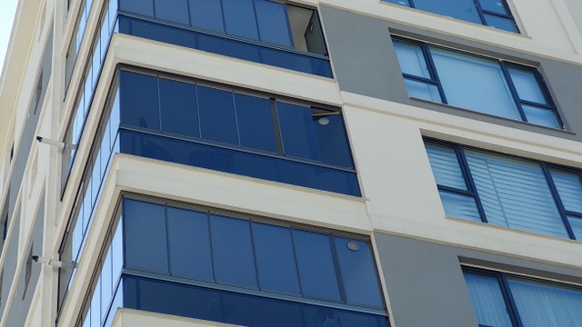 Samsun'da eşiyle tartışan doktor damatlık kıyafetini giyip 6. kattan atladı