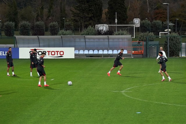 A Milliler, Samsun'da oynayacağı  Karadağ maçı hazırlıklarına başladı