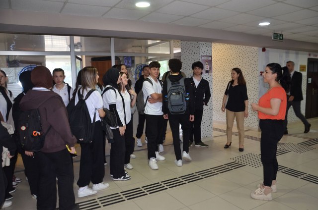 Samsun Bafra Anadolu Lisesi öğrencileri adliye birimlerini gezdi