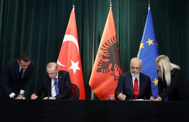 Türkiye ve Arnavutluk arasında  dört işbirliği anlaşmasına imza atıldı