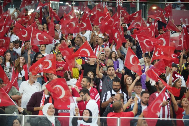 Samsun 19 Mayıs Stadı tıklım tıklım