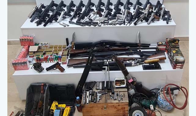 Samsun'da polis adeta cephanelik ele geçirdi