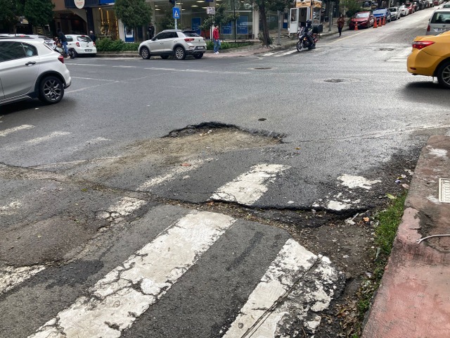 Samsun'da bozuk asfalt yol isyanı! Vatandaş çözüm bekliyor