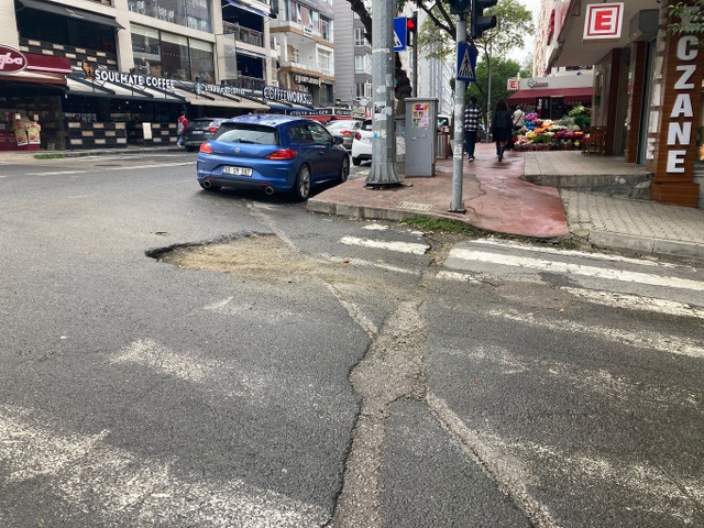 Samsun'da bozuk asfalt yol isyanı! Vatandaş çözüm bekliyor