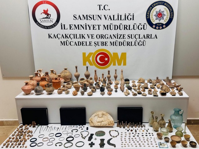 Samsun'da tarihi eser kaçakçılığı operasyonu! 326 parça tarihi eser ele geçirildi