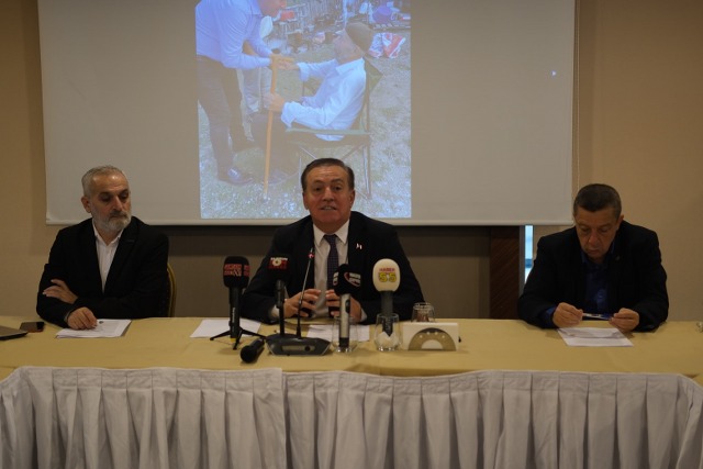 Seçimi kaybetmesine rağmen çalışmalarını sürdüren Cevat Öncü, Samsun'da 743 muhtarla görüştü