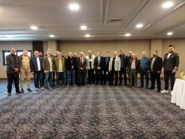 Seçimi kaybetmesine rağmen çalışmalarını sürdüren Cevat Öncü, Samsun'da 743 muhtarla görüştü