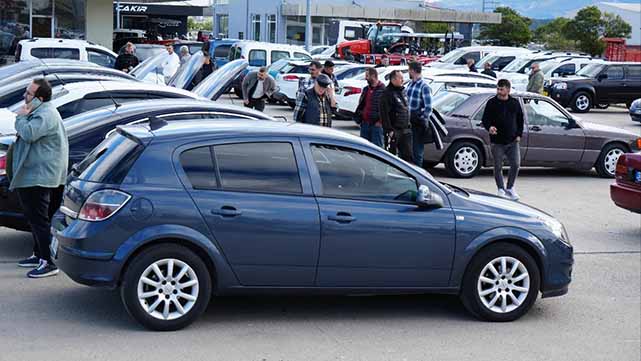 Samsun'da ikinci el otomobil pazarında hareketlilik