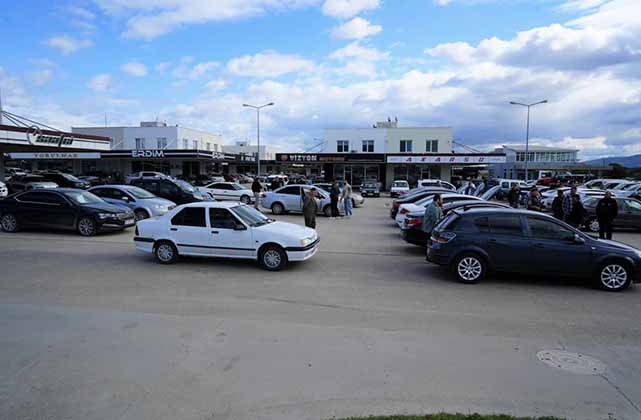 Samsun'da ikinci el otomobil pazarında hareketlilik