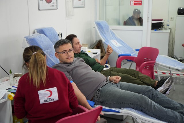 Samsun'da Baruthane Ortaokulu geleneği bozmadı! 300 ünite kan bağışladı