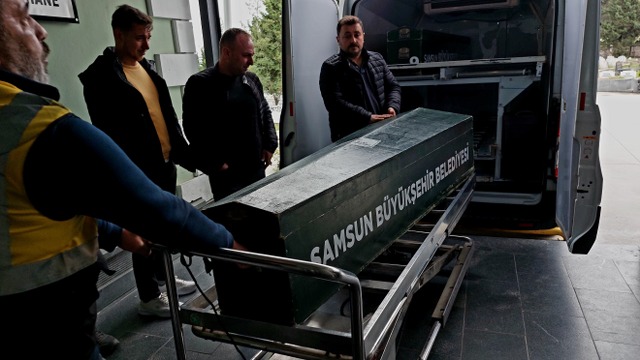 Samsun'da nefes borusuna fıstık kaçan 2 yaşındaki Defne Kayadibi hayatını kaybetti