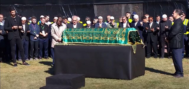 FETÖ elebaşı Fettullah Gülen'e stadyumda cenaze töreni düzenlendi