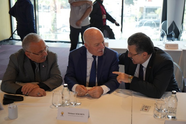 Samsun, Ordu, Erzurum ve Trabzon büyükşehir belediye başkanları deneyimlerini paylaştı