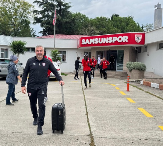 Samsunspor, Kasımpaşa maçı için İstanbul'a gitti