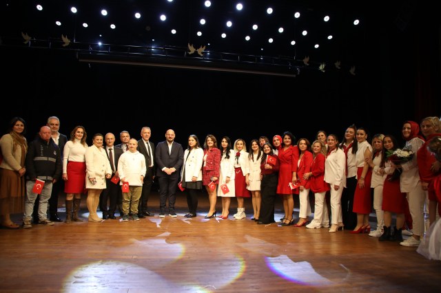 Samsun Atakum'da çocuklardan coşkulu Cumhuriyet Bayramı kutlaması