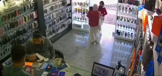 Köpeği seviyor gibi yapıp öldürdüler! Görenler şok oldu