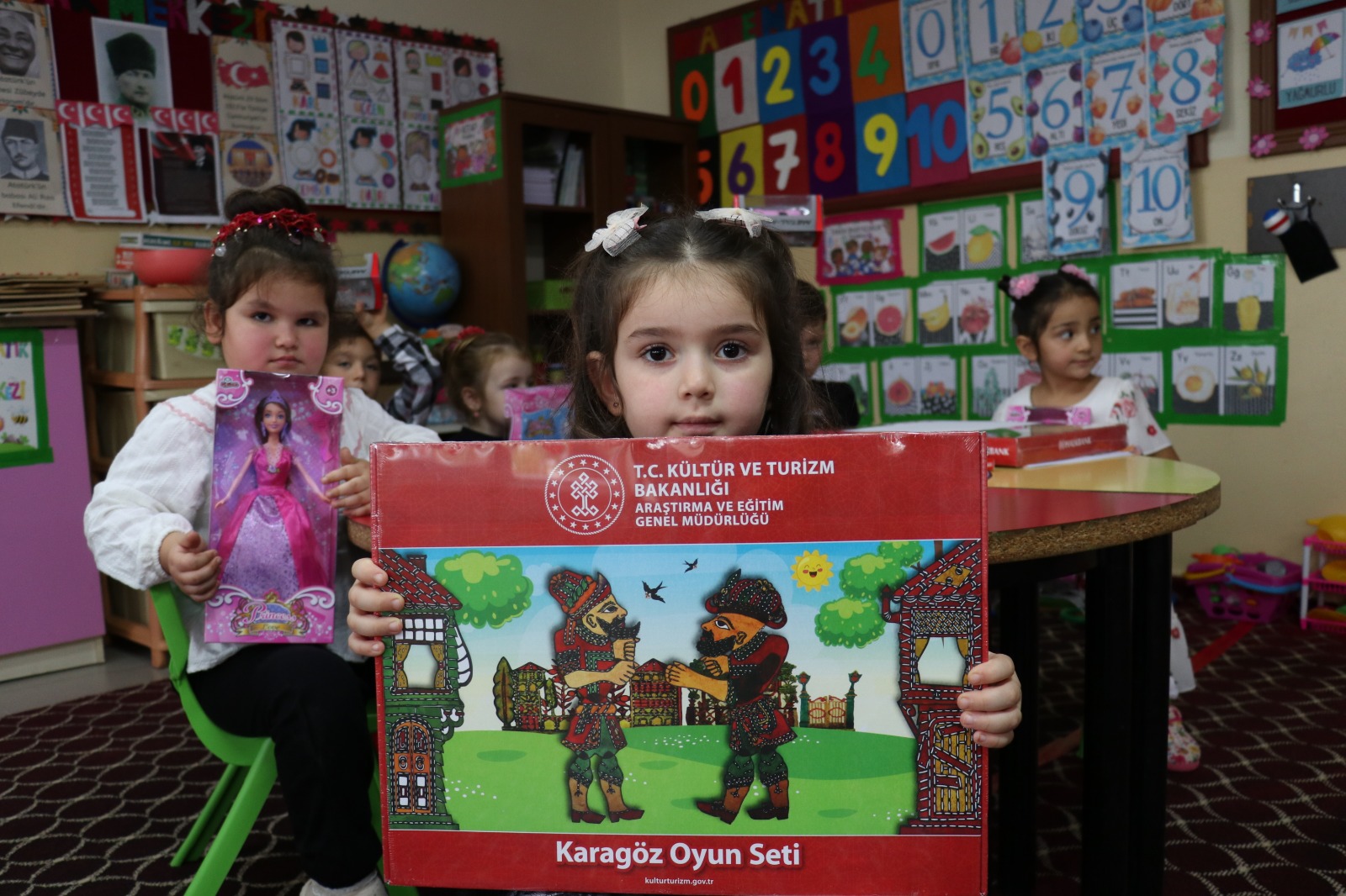 Bakan Ersoy’dan Samsun’daki öğrencilere hediye