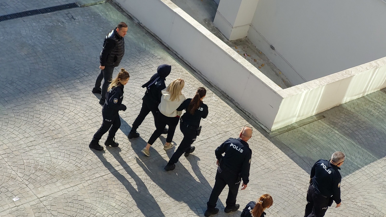 Samsun'da Adliye önünde tartışma: Polis müdahalesiyle 3 kişi gözaltına alındı!