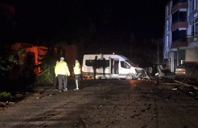 Samsun'da kontrolden çıkan araç kazaya neden oldu! 4 yaralı