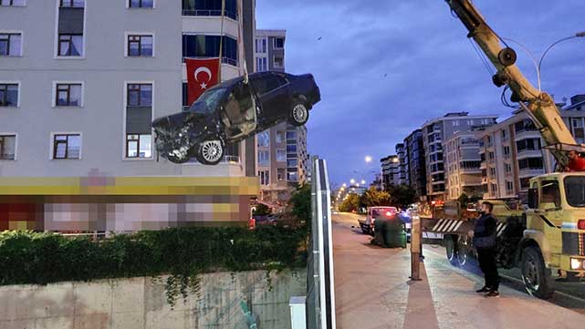 Samsun'da dereye uçan otomobilde can pazarı! 1 ölü, 1 yaralı