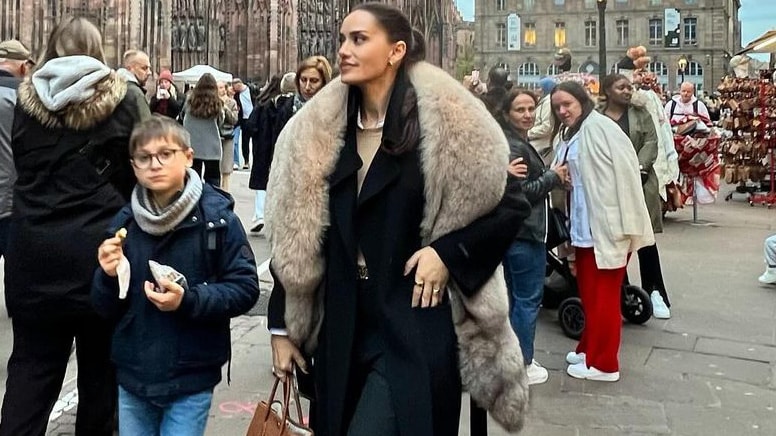 Fahriye Evcen’in tepki toplayan gönderisi: Paylaşmana gerek yoktu