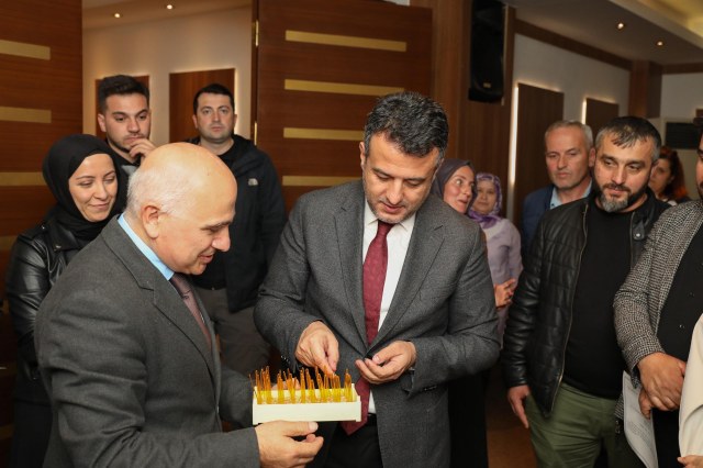 Samsun Büyükşehir Belediyesi'nden arı ürünleri ihracat eğitimi