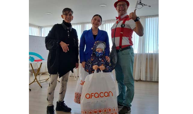 Afacan’dan lösemili çocuklara anlamlı ziyaret