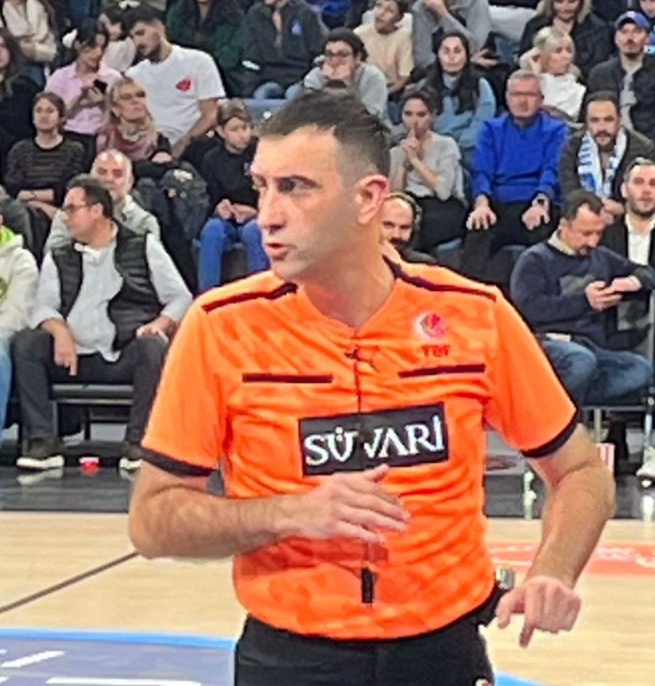 Samsunlu hakem Alper Özgök, Galatasaray ile Beşiktaş derbisini yönetecek