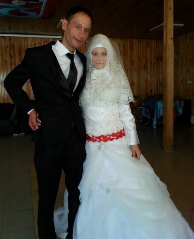 Uykusunda boğularak öldürüldü! Geride katiliyle verdiği pozlar kaldı