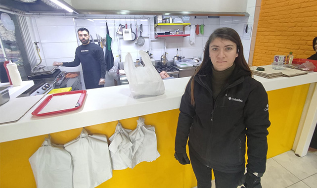 Bafra'nın ilk kadın kuryesi Zeynep Haste