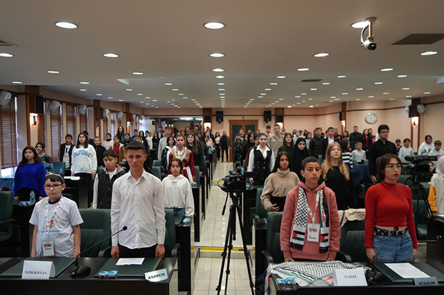 Çocuk Meclisi’nden dünyaya barış çağrısı