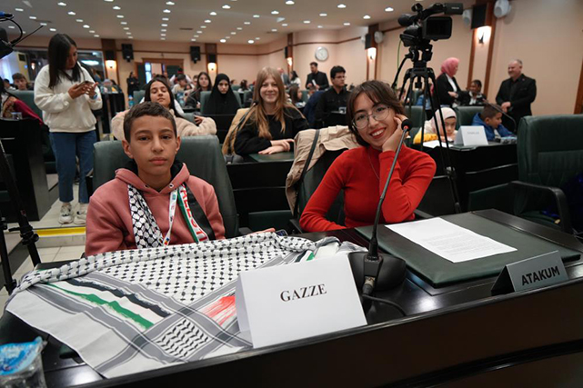 Çocuk Meclisi’nden dünyaya barış çağrısı