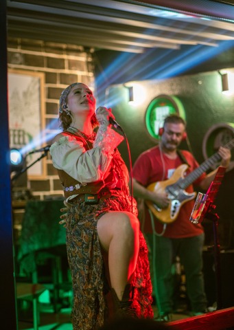 Melis Çelikler'den duygusal veda konseri