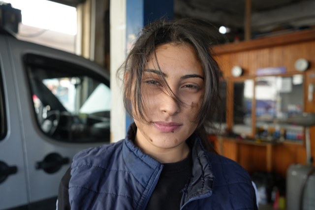 Samsun'da 17 yaşındaki Yağmur sanayide çırak olarak çalışıyor