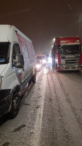 Samsun'da kar yağışı 15 ilçede 142 mahalle yolunu ulaşıma kapattı