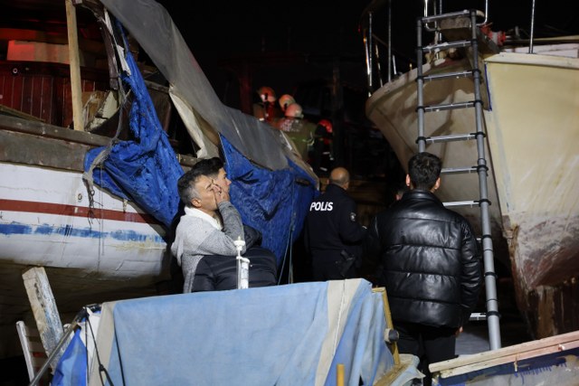 Evsiz adam balıkçı teknesinde ısınmak isterken tüp patlaması sonucu öldü