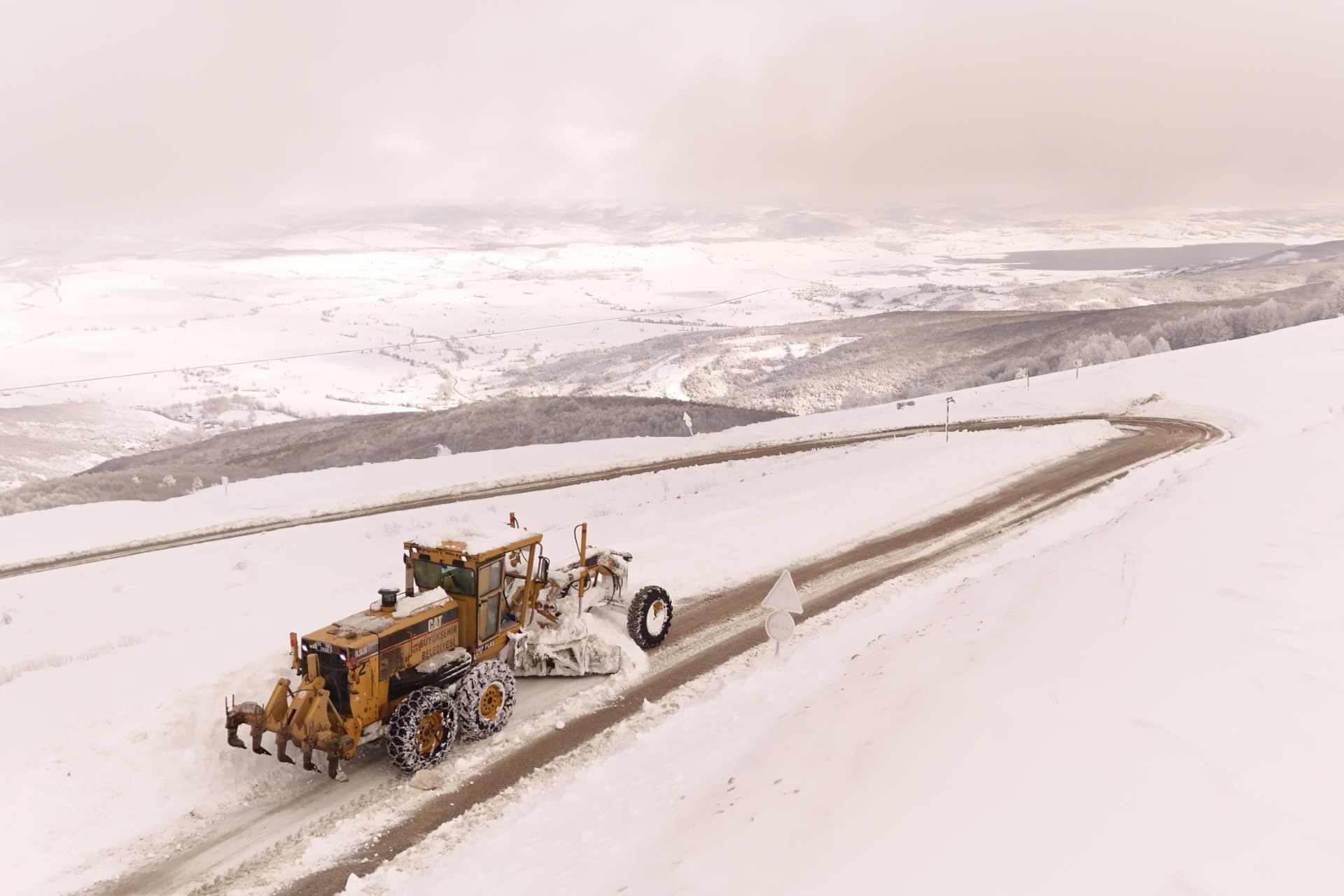Samsun Büyükşehir'de kış mesaisi! Yollar açılıyor