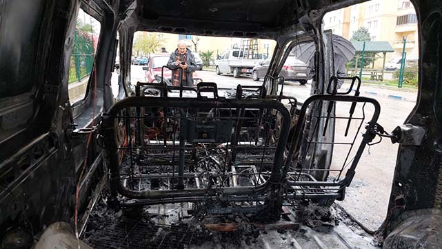 Samsun'da seyir halindeki araç demir yığınına döndü!