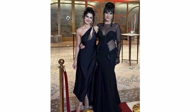 Ayşegül Aldinç siyah elbisesiyle büyüledi