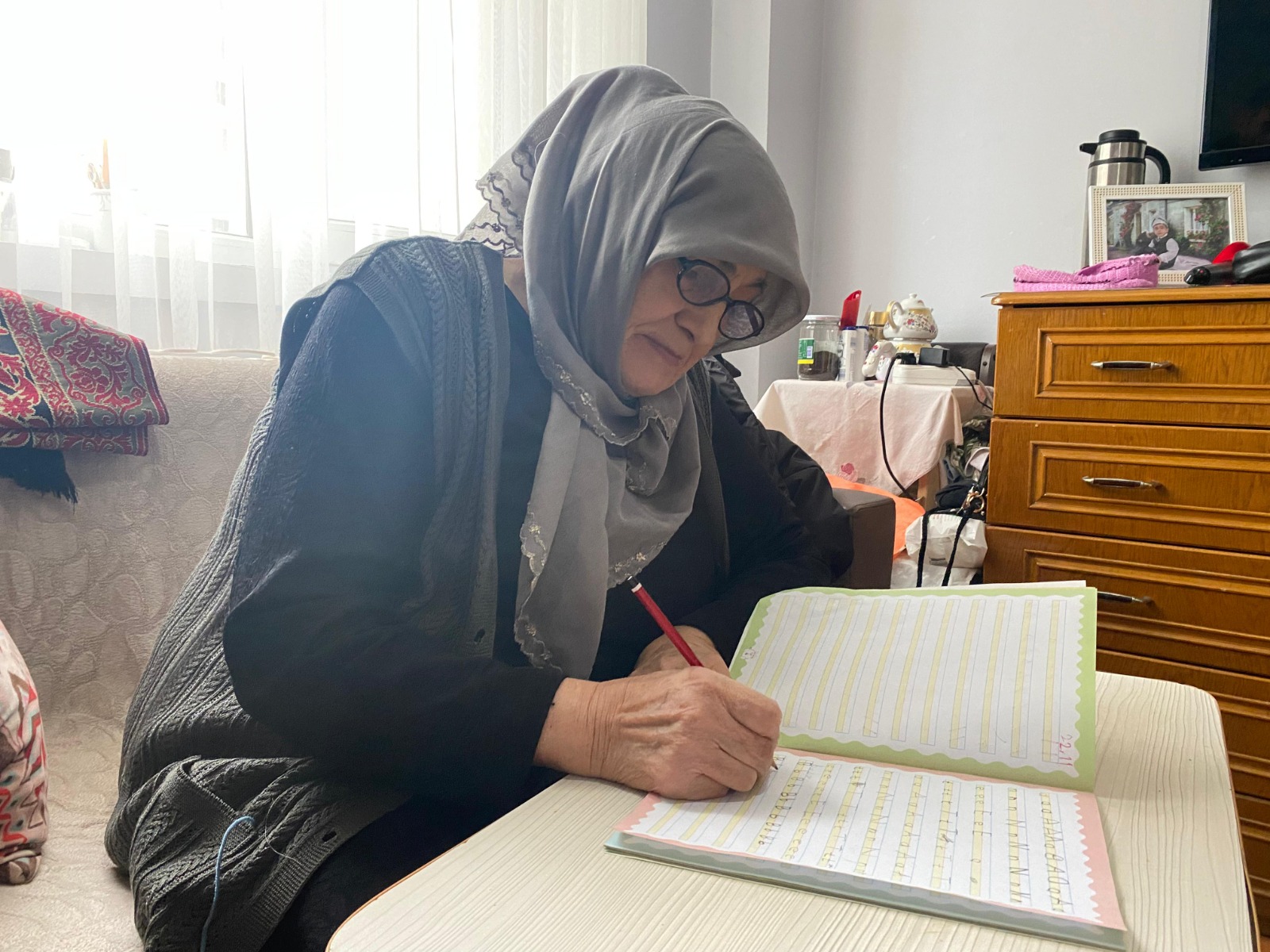 Samsun’da okuma azmi yaş tanımadı! Hayalini 81 yaşında gerçekleştirdi