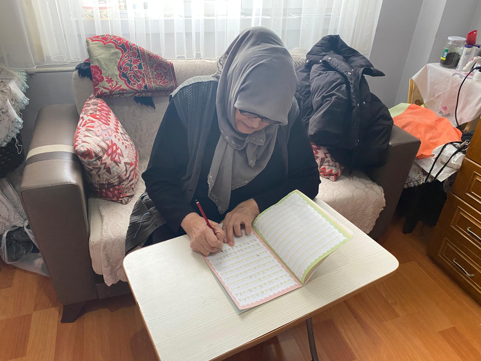 Samsun’da okuma azmi yaş tanımadı! Hayalini 81 yaşında gerçekleştirdi